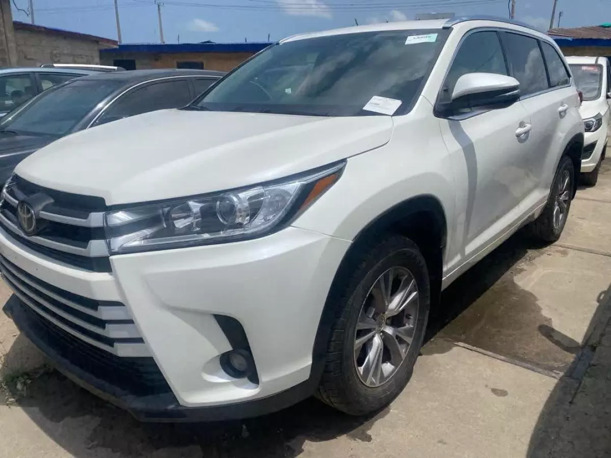 Toyota Highlander   - 2015