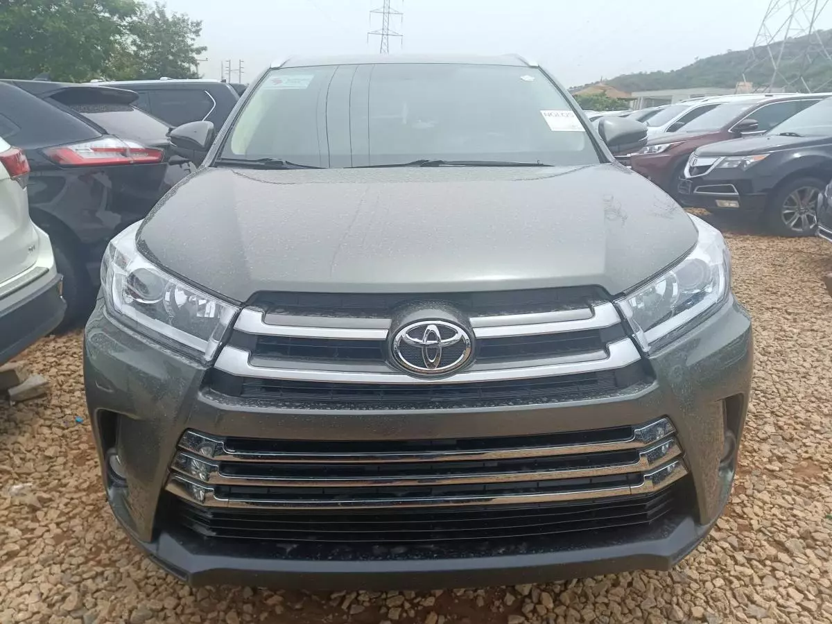 Toyota Highlander   - 2015