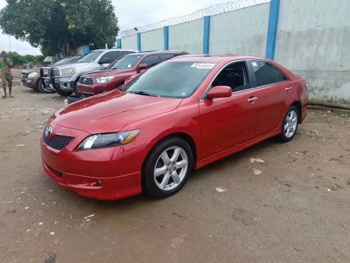 Toyota Camry   - 2007