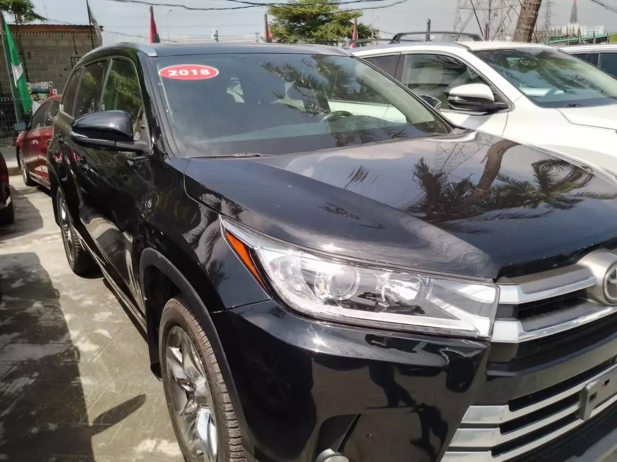 Toyota Highlander   - 2017