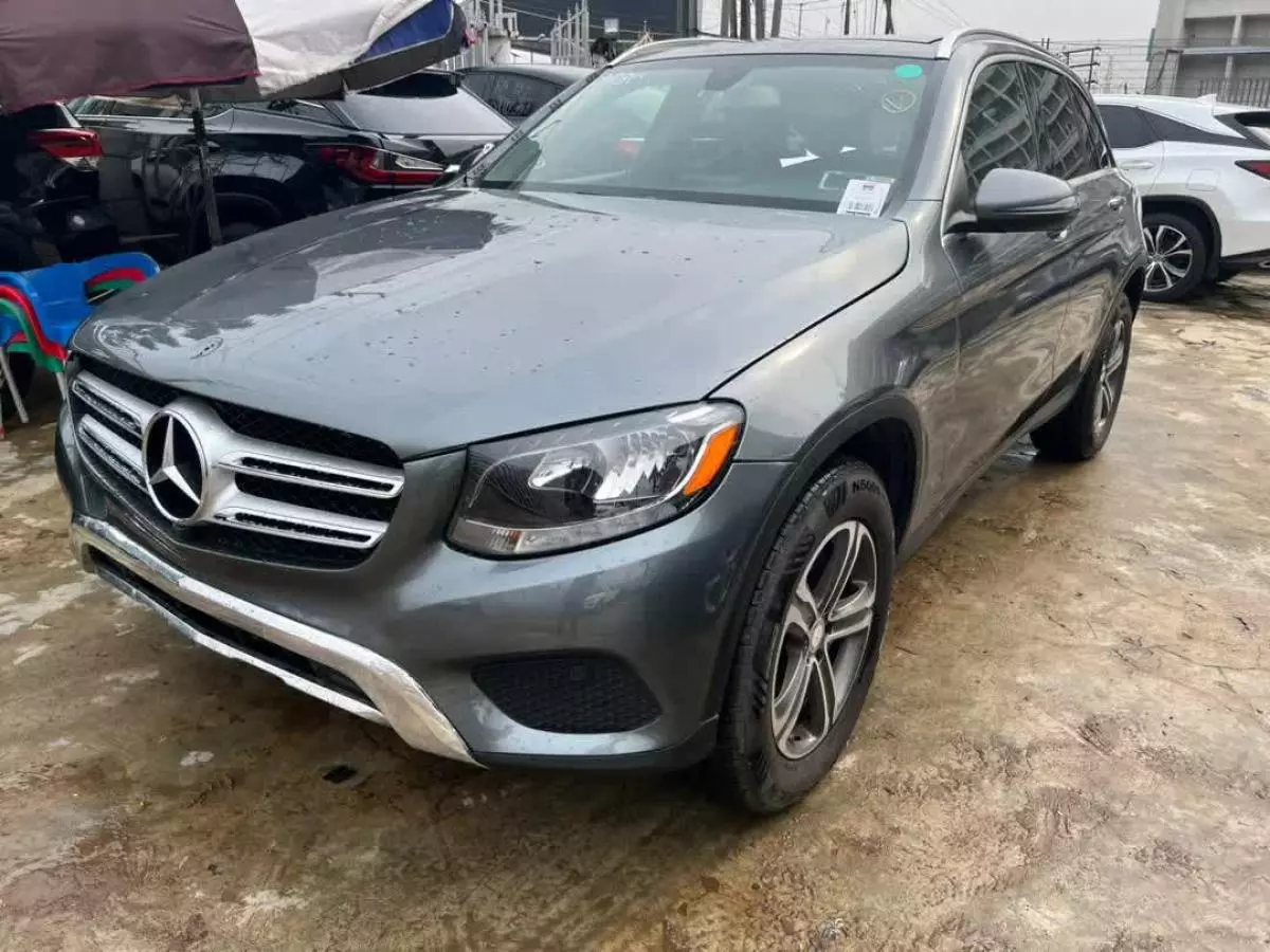 Mercedes-Benz GLC 300   - 2016