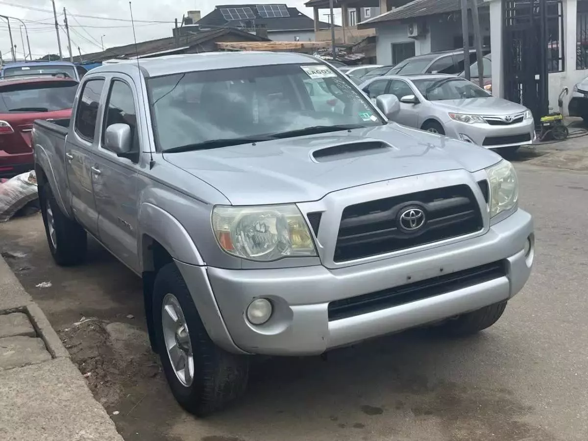 Toyota Tacoma   - 2006