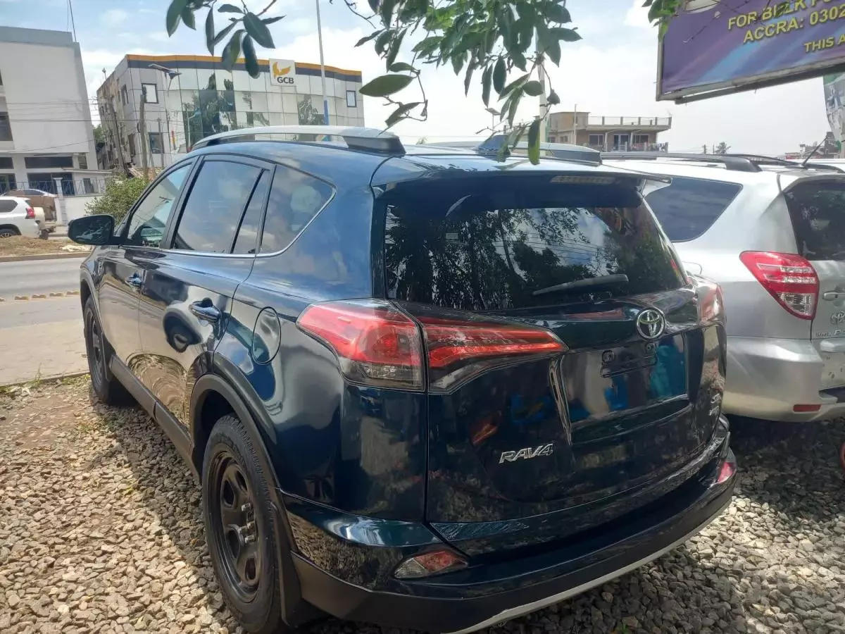 Toyota RAV 4   - 2018