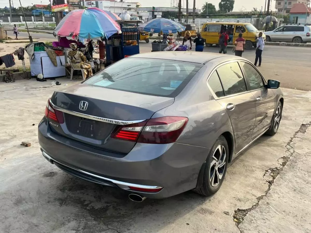 Honda Accord   - 2016