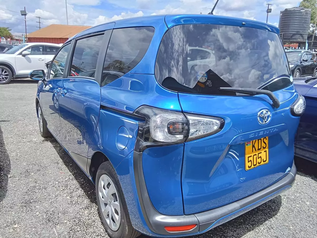 Toyota Sienta   - 2017