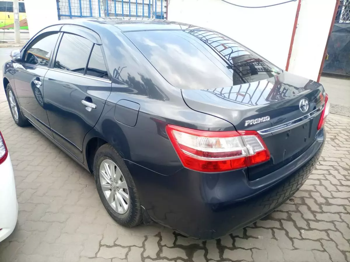 Toyota Premio  - 2015