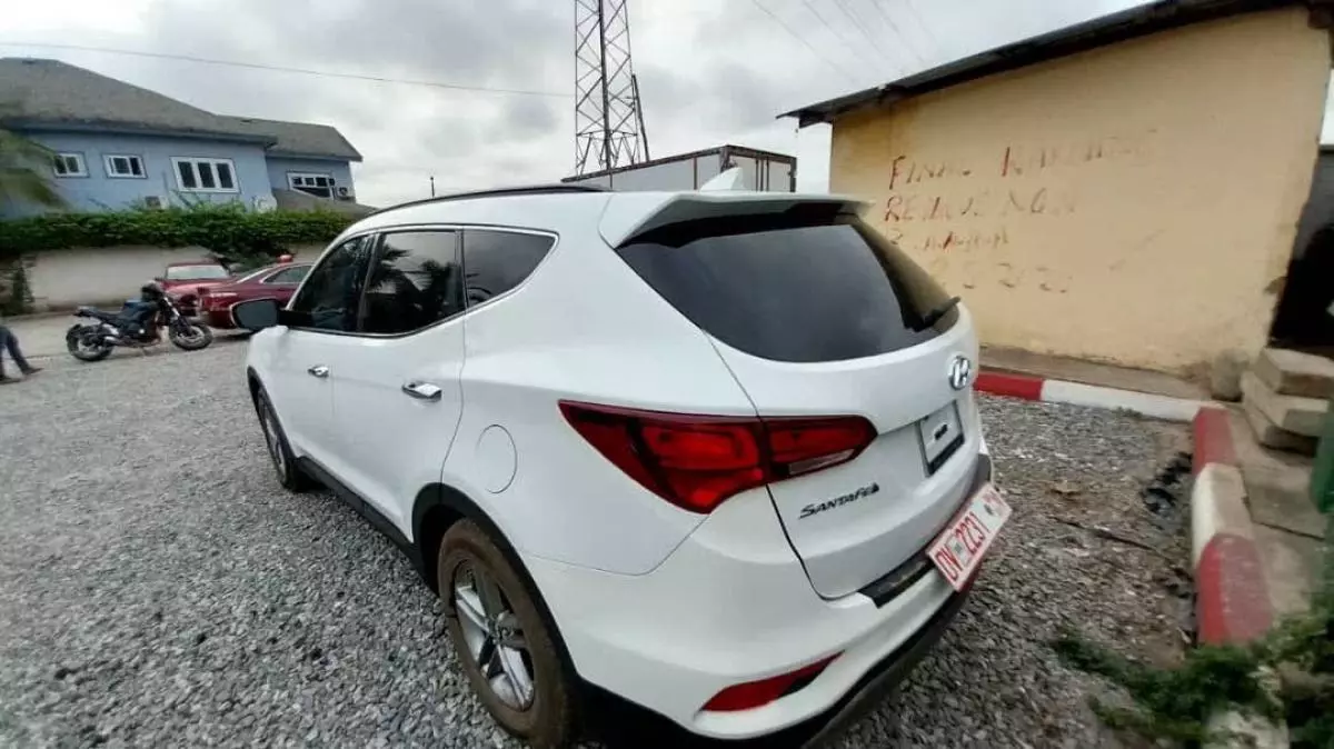 Hyundai Santa Fe - 2017