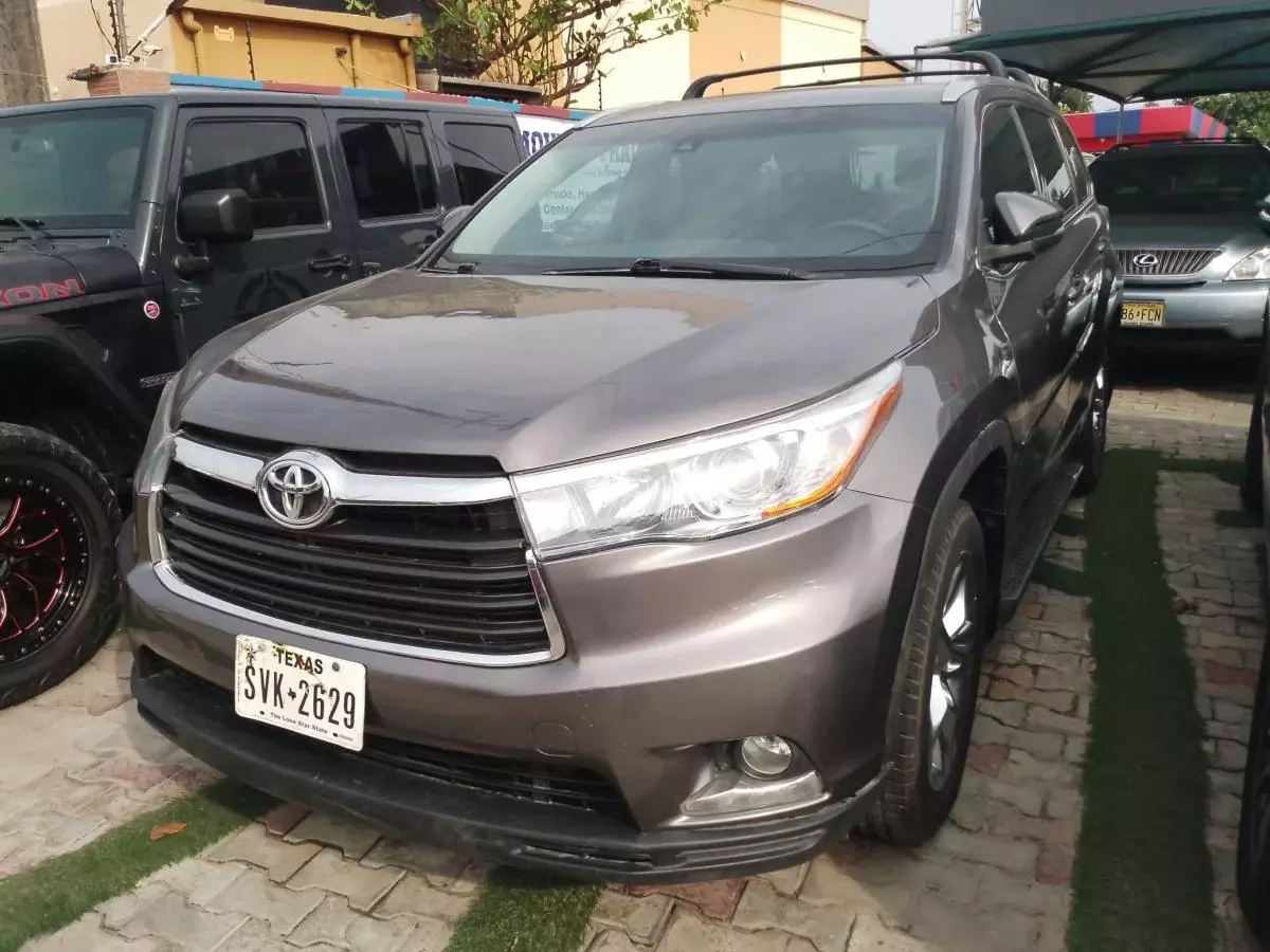 Toyota Highlander   - 2014