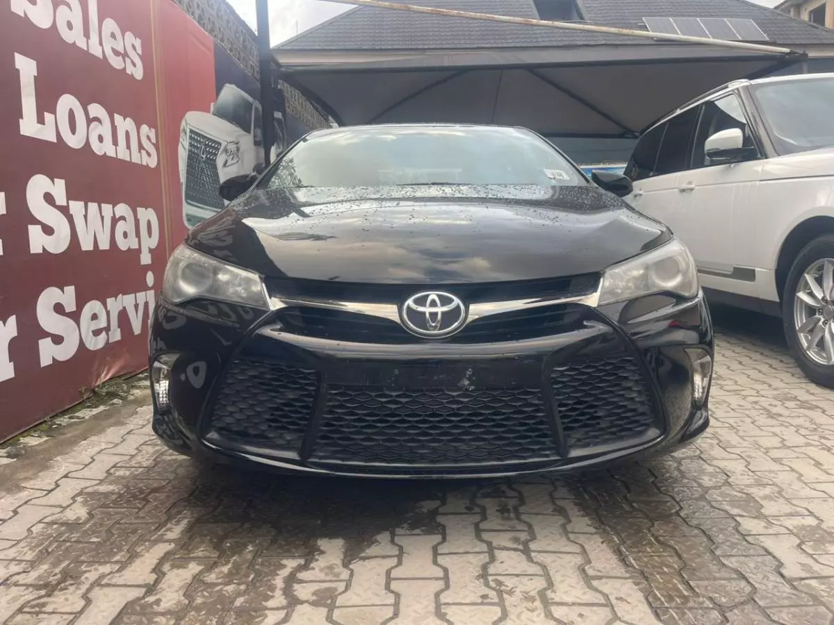 Toyota Camry   - 2015