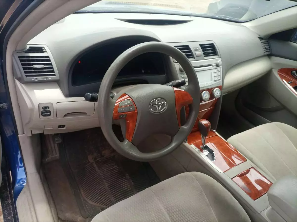 Toyota Camry - 2011