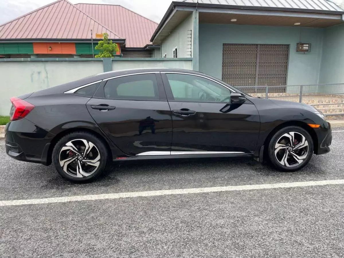 Honda Civic   - 2017