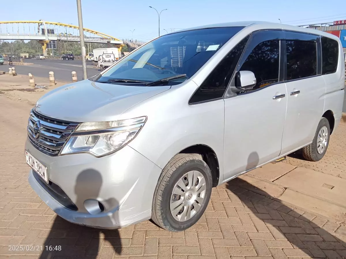 Nissan Serena   - 2016