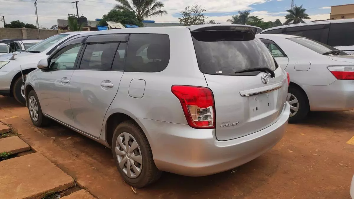Toyota Fielder  - 2009