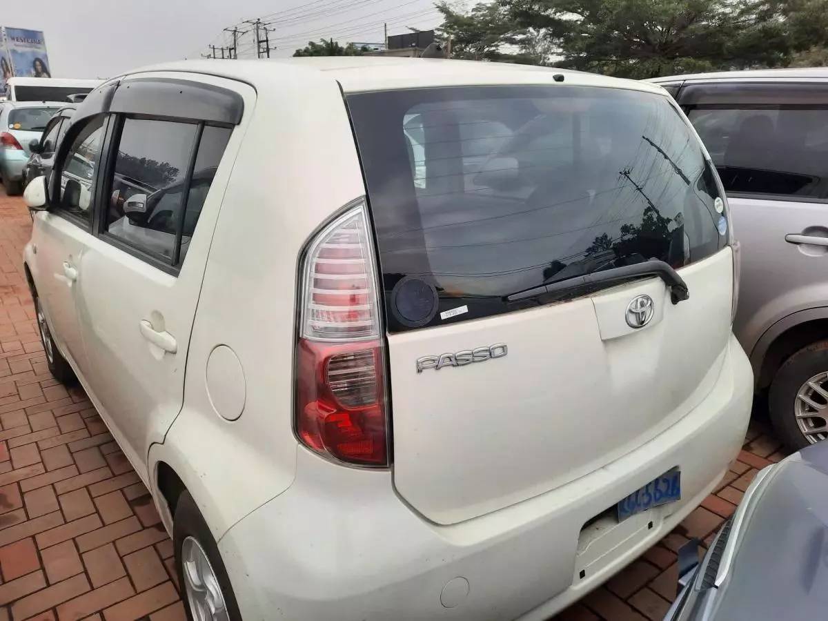 Toyota Passo - 2009