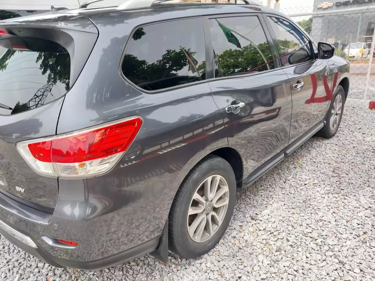 Nissan Pathfinder - 2013