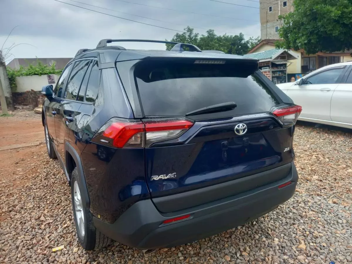 Toyota RAV 4   - 2020