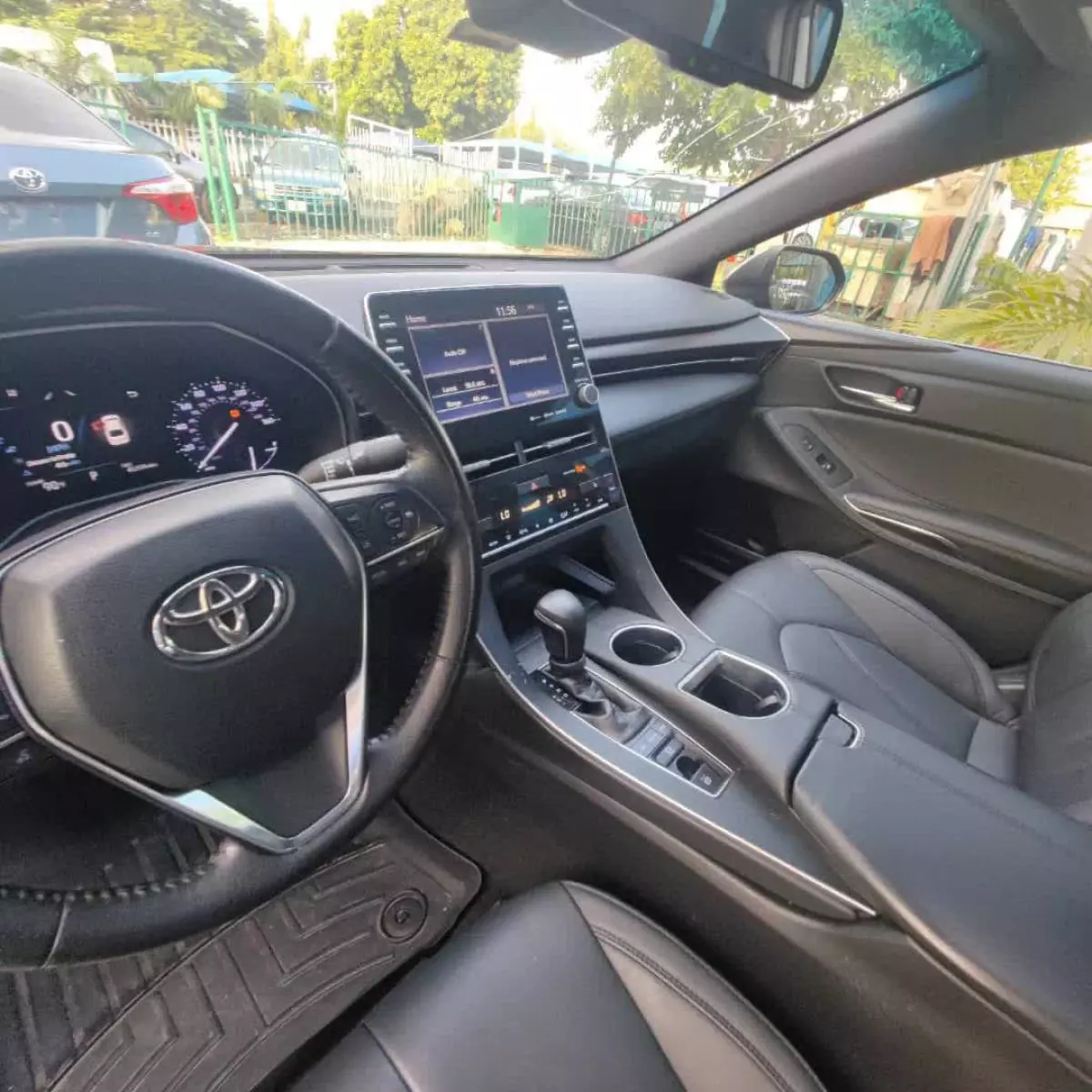 Toyota Avalon   - 2019