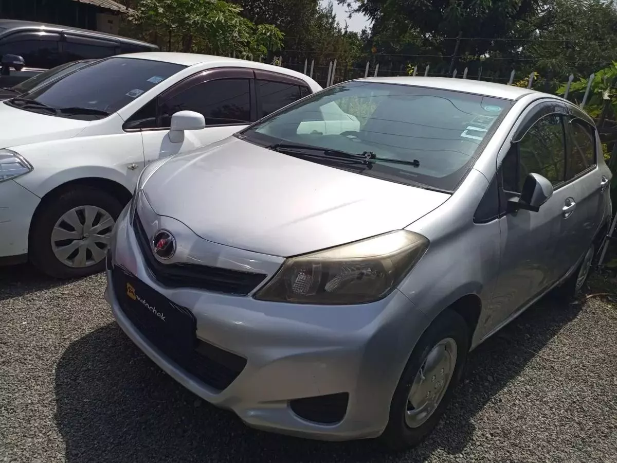 Toyota Vitz - 2011
