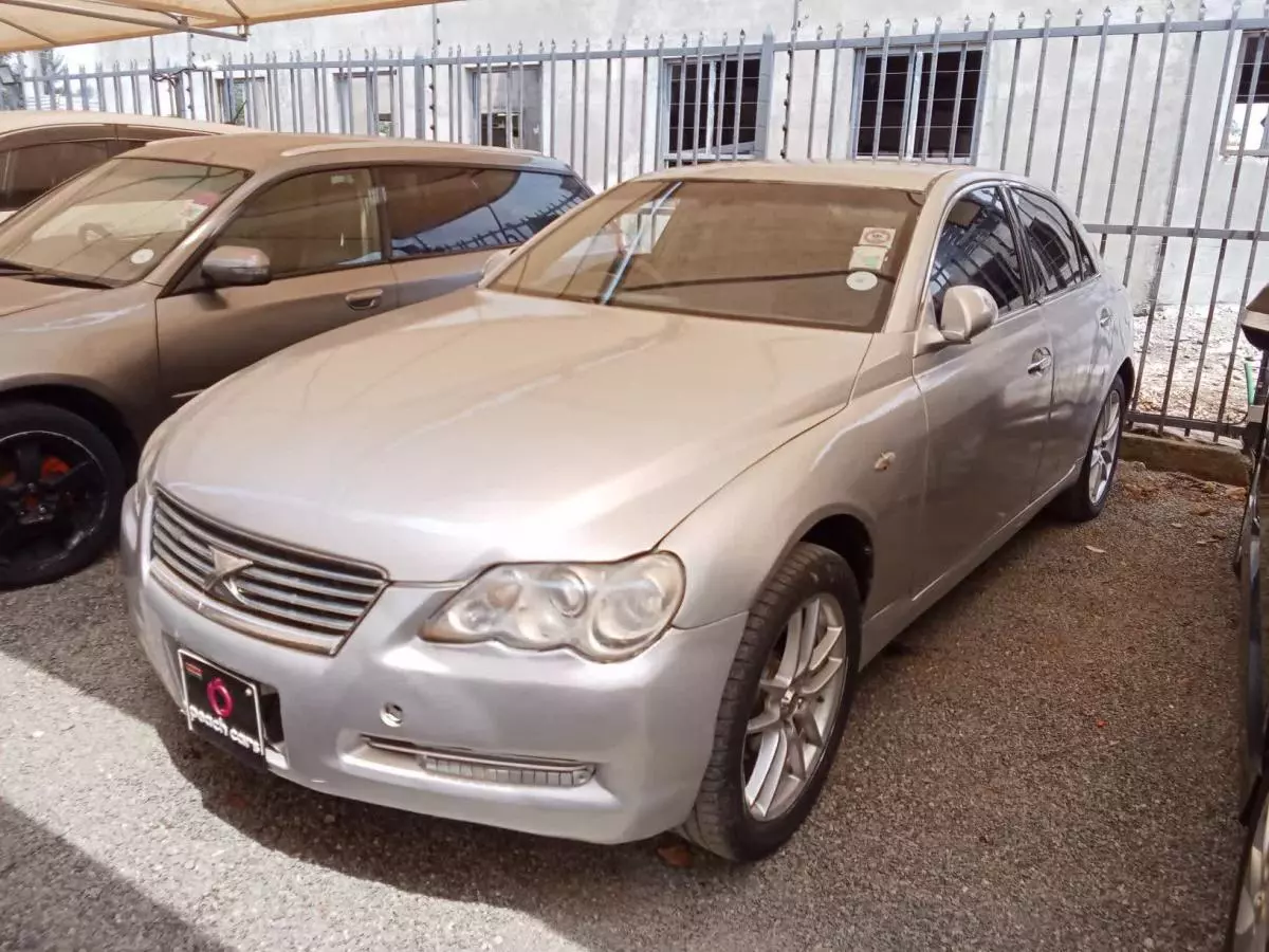 Toyota Mark X   - 2005