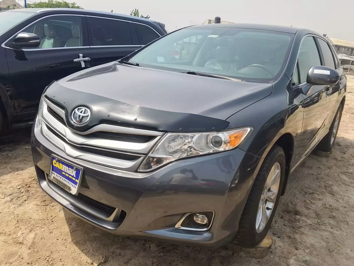 Toyota Venza   - 2011