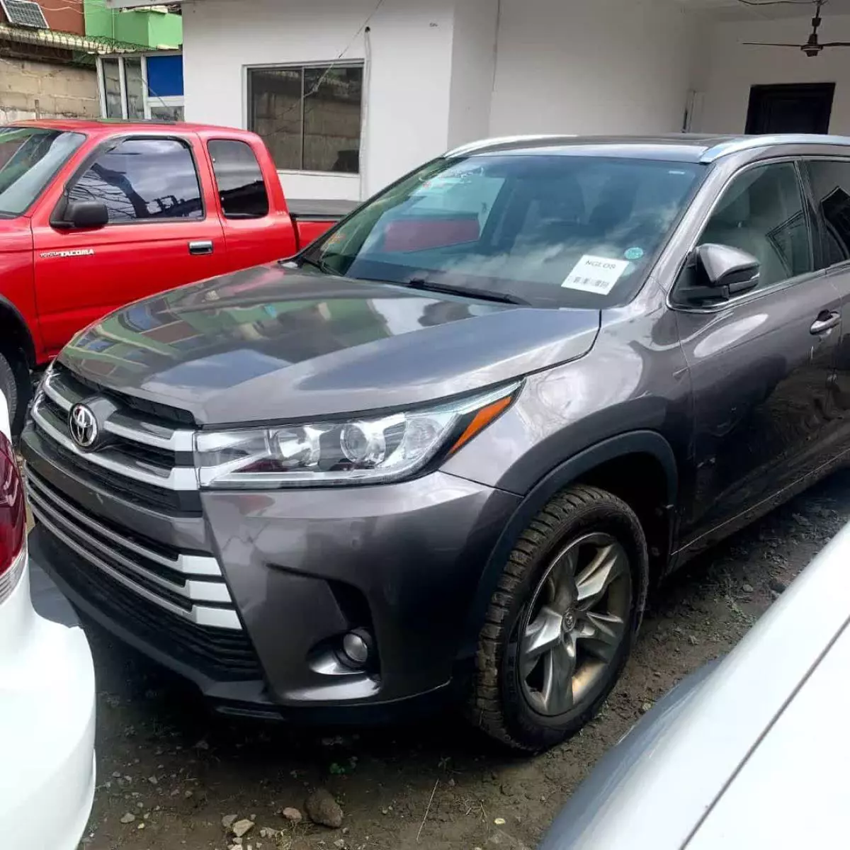 Toyota Highlander   - 2014