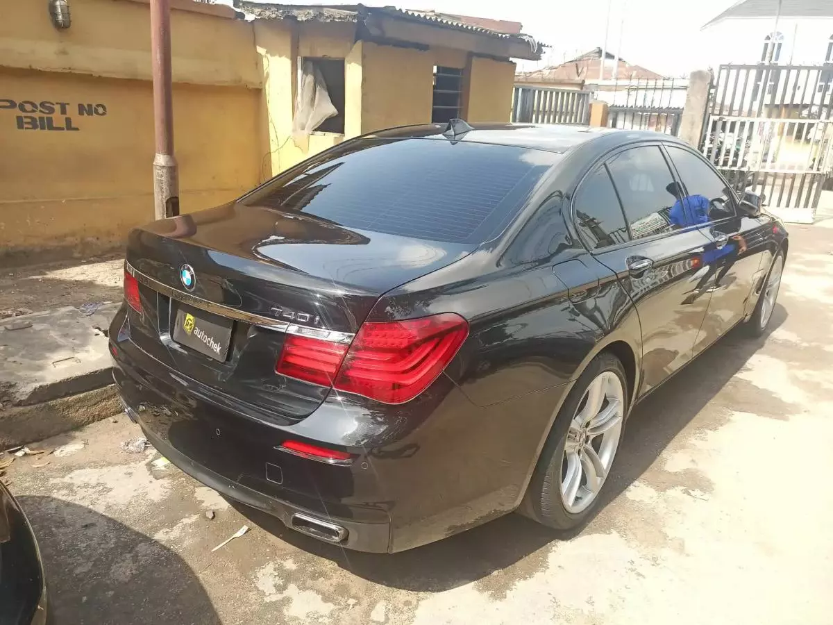 BMW 740   - 2015