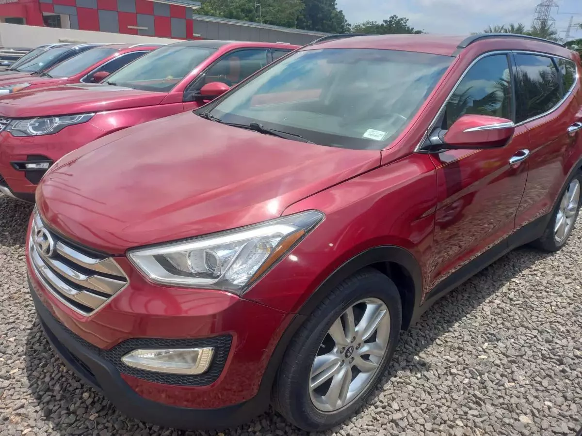 Hyundai Santa Fe   - 2013