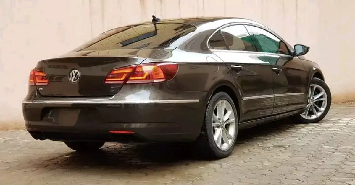 Volkswagen Passat   - 2016