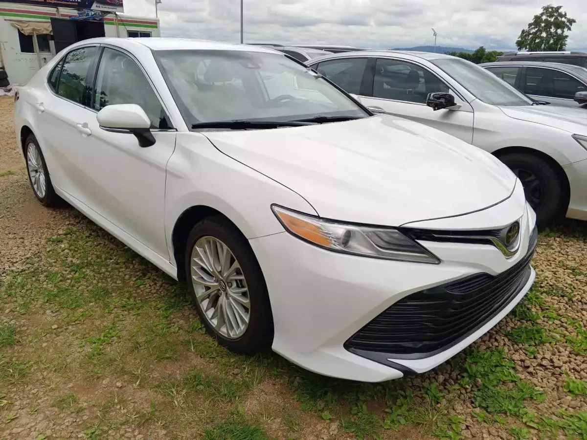 Toyota Camry - 2020