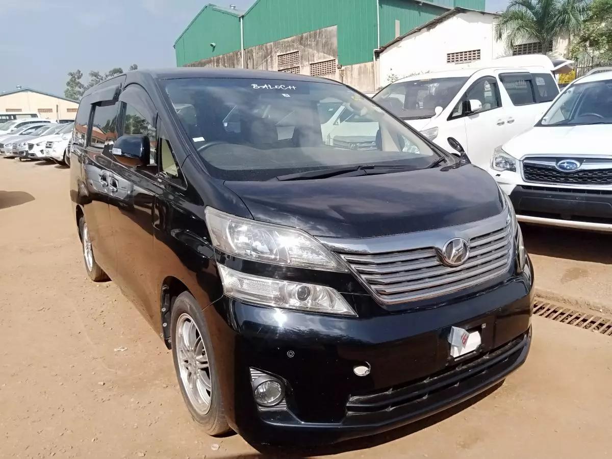 Toyota Vellfire    - 2011