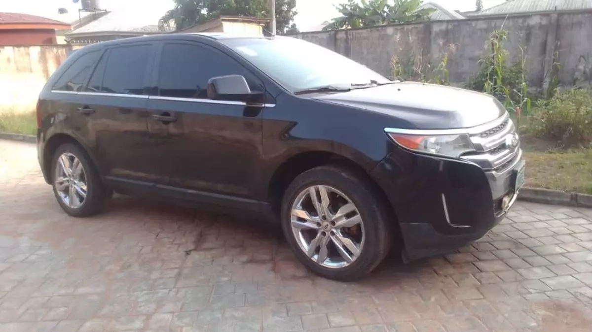 Ford Edge 3.5L    - 2011