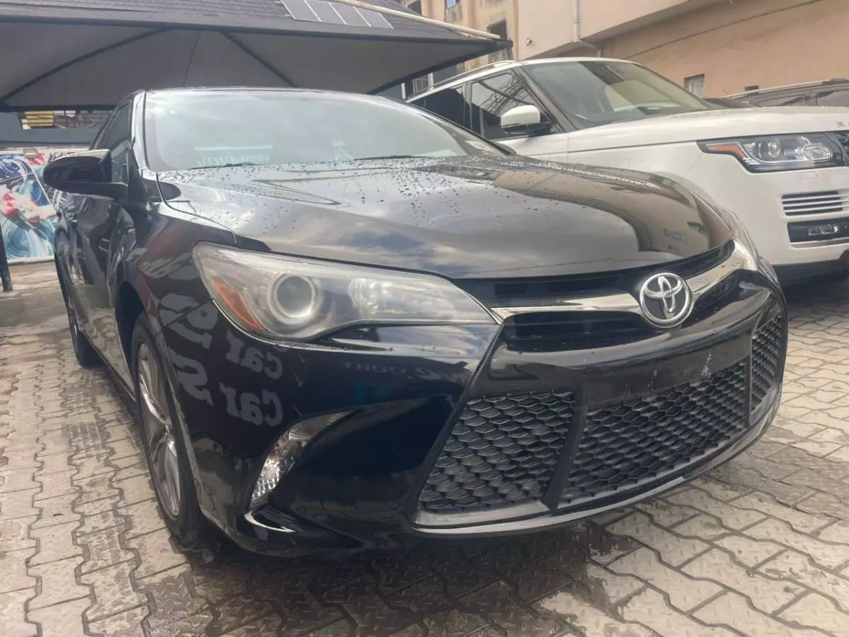 Toyota Camry   - 2015