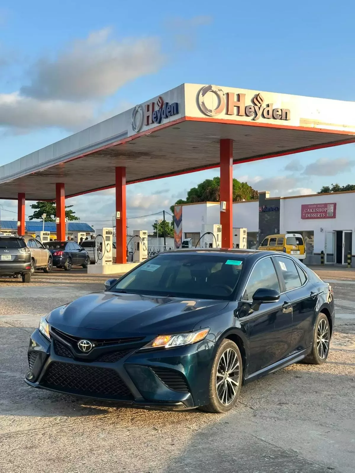 Toyota Camry   - 2018