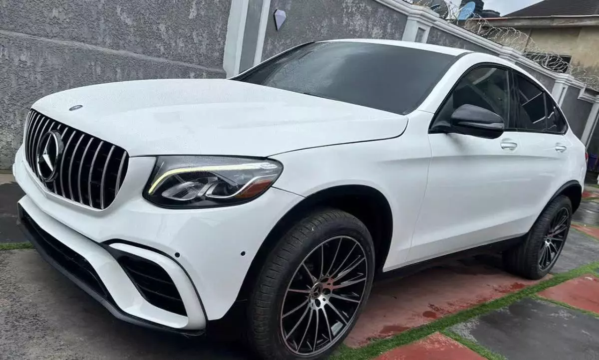 Mercedes-Benz GLC 300   - 2018