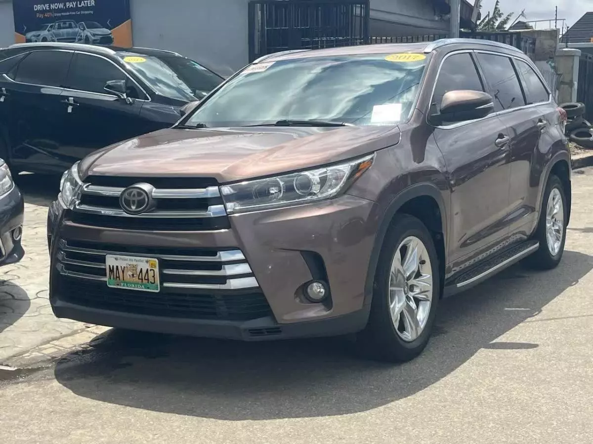 Toyota Highlander   - 2017