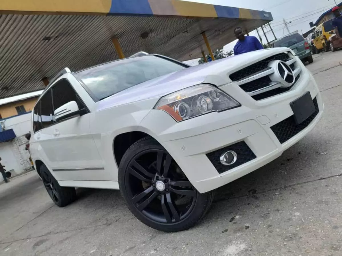 Mercedes-Benz GLK 350   - 2010