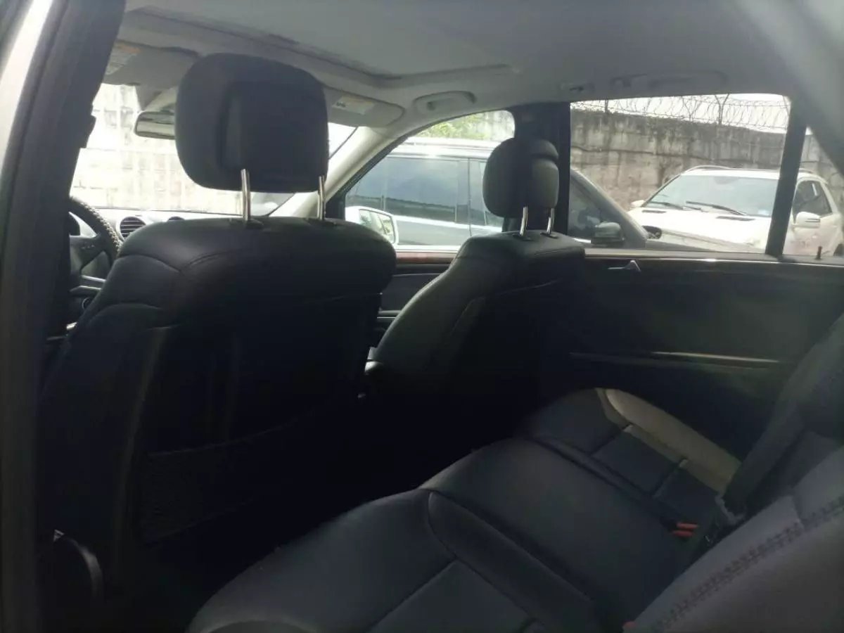 Mercedes-Benz ML 350 - 2011