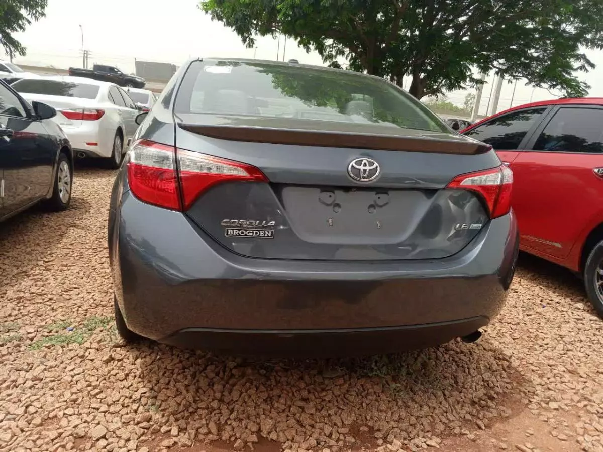 Toyota Corolla   - 2014