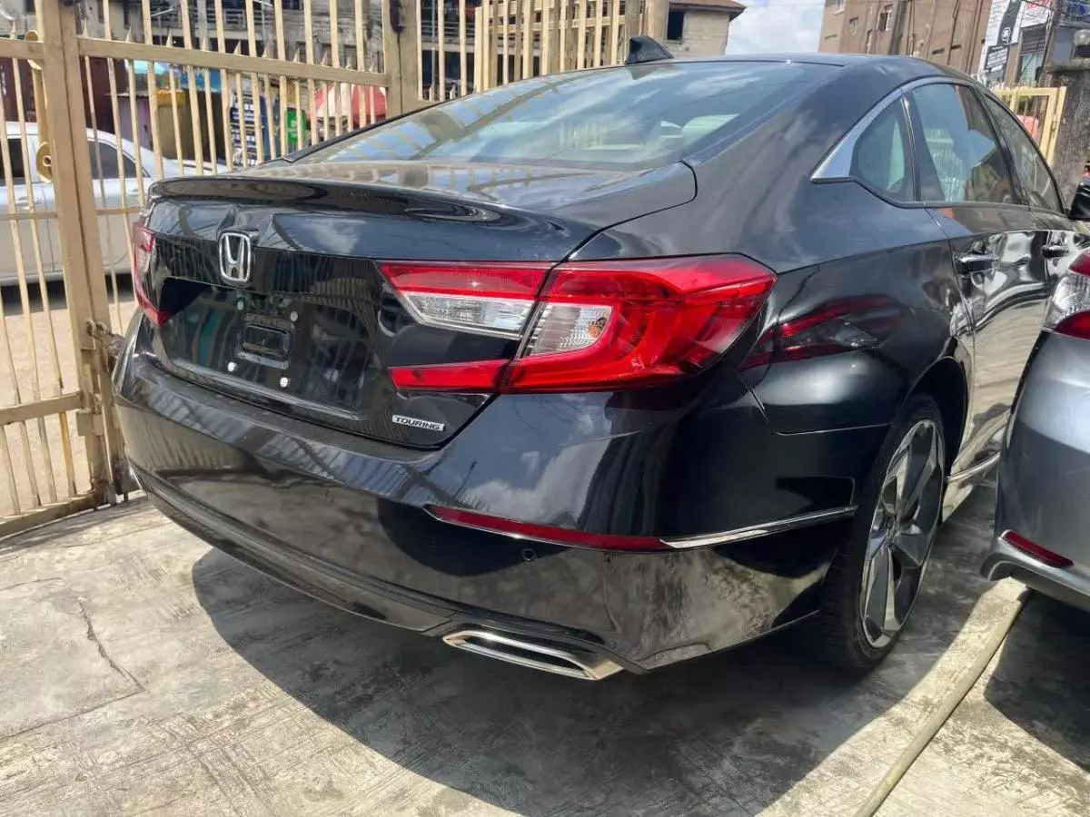 Honda Accord   - 2019