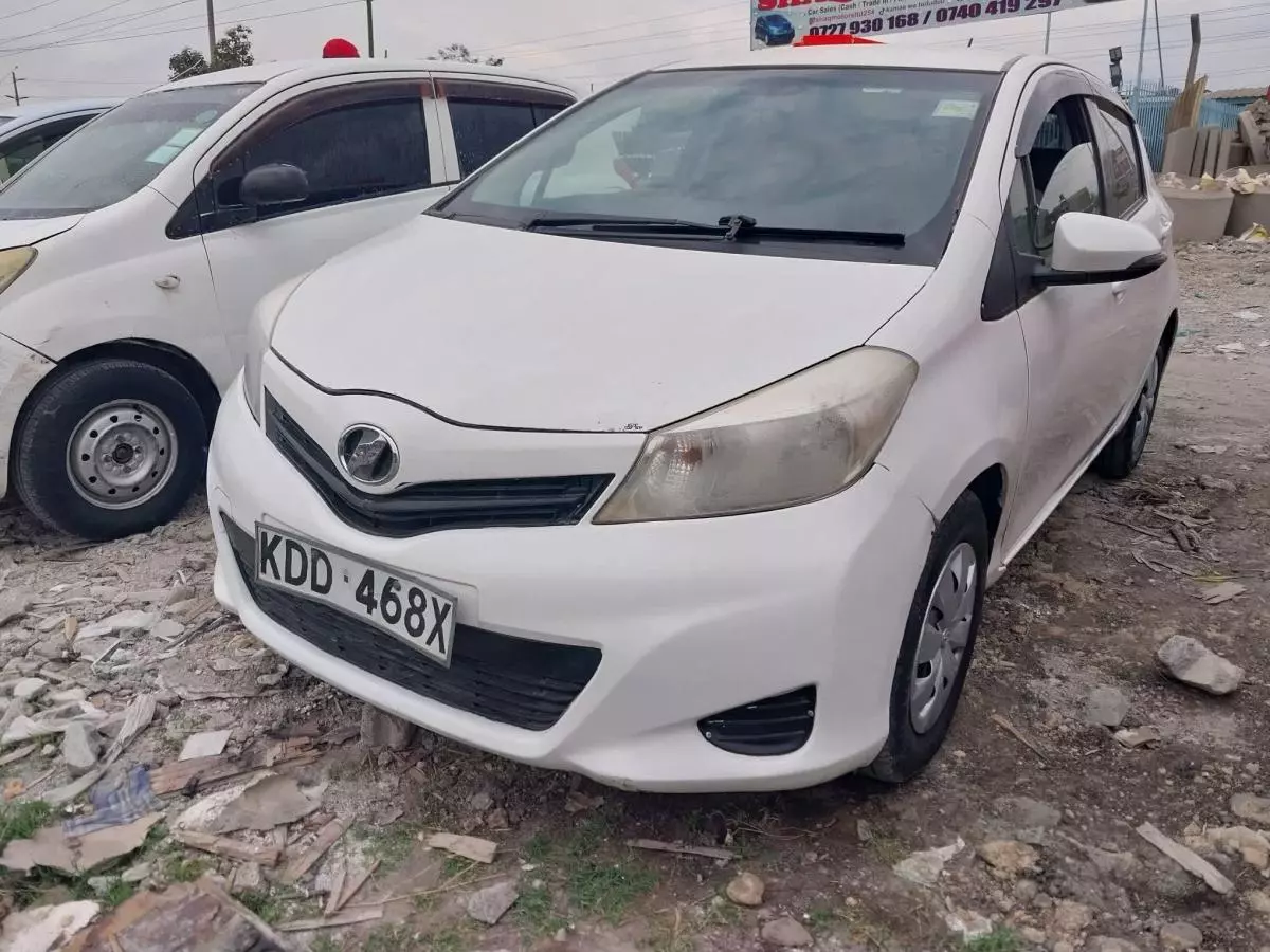 Toyota Vitz   - 2014