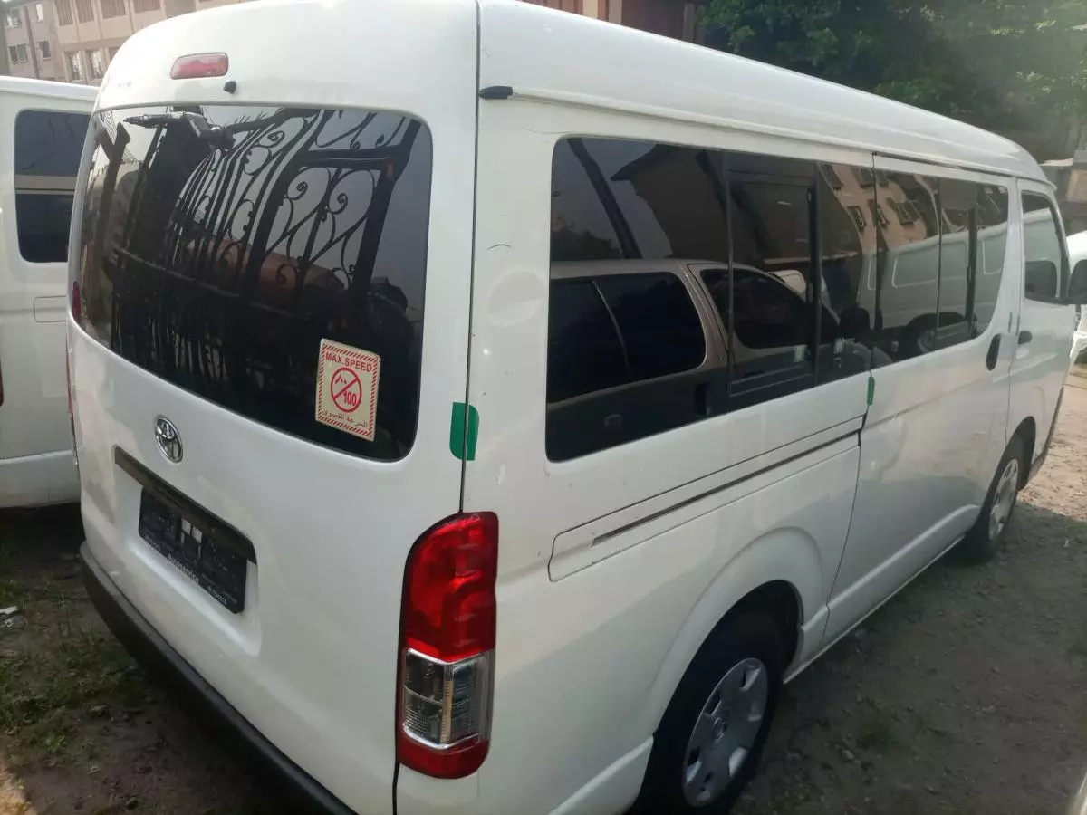 Toyota Hiace - 2013
