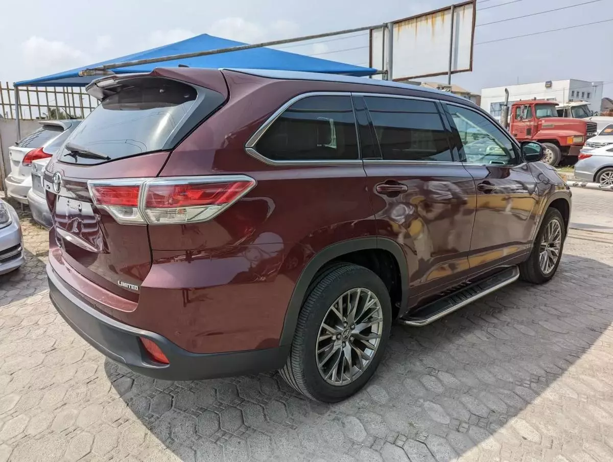 Toyota Highlander - 2015
