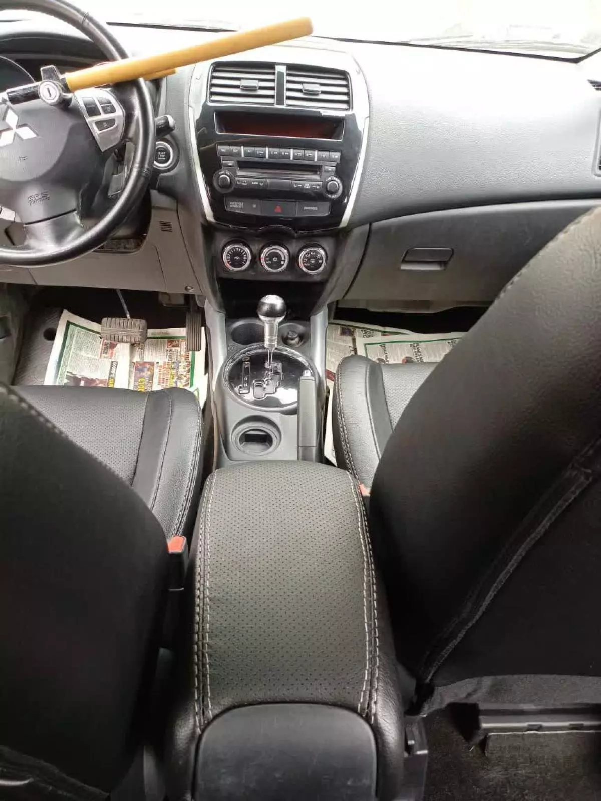 Mitsubishi OUTLANDER - 2012