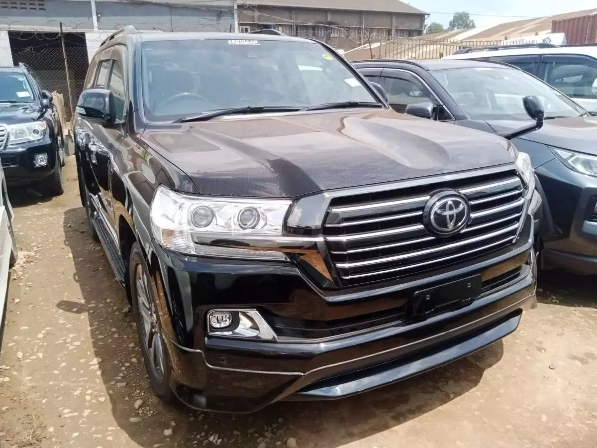 Toyota Landcruiser  V8   - 2015