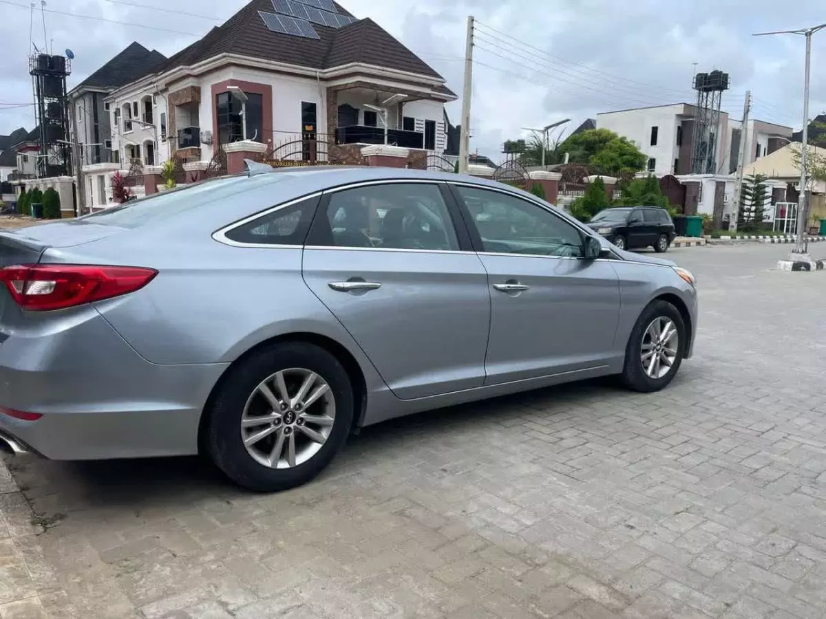 Hyundai SONATA 2,0L BVA GL   - 2016