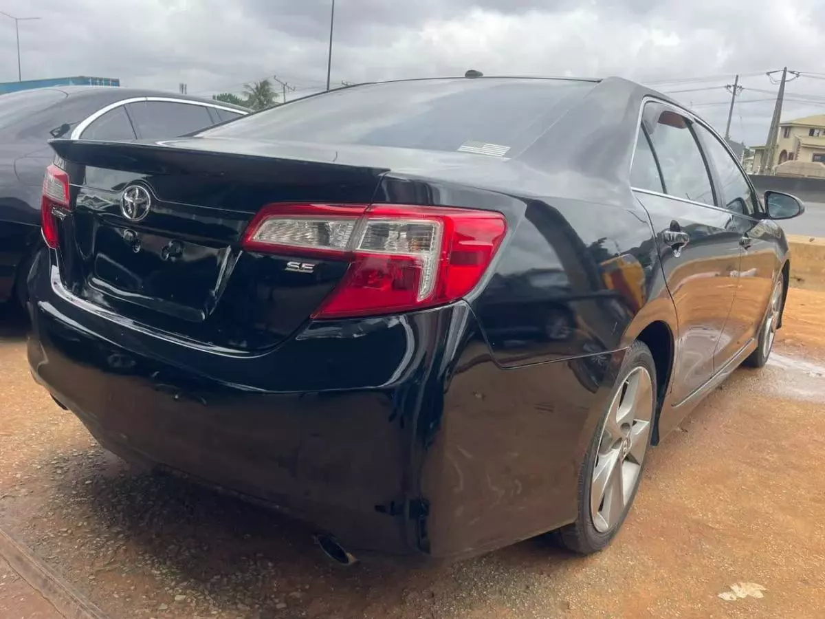 Toyota Camry   - 2013