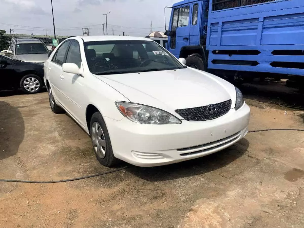 Toyota Camry   - 2005