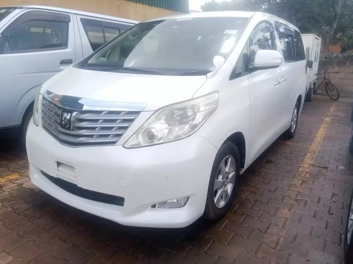 Toyota Alphard   - 2010