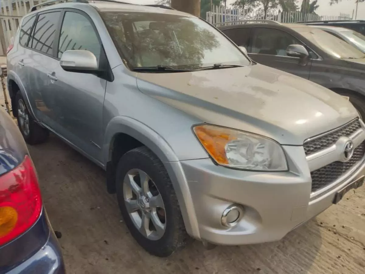 Toyota RAV 4 - 2012