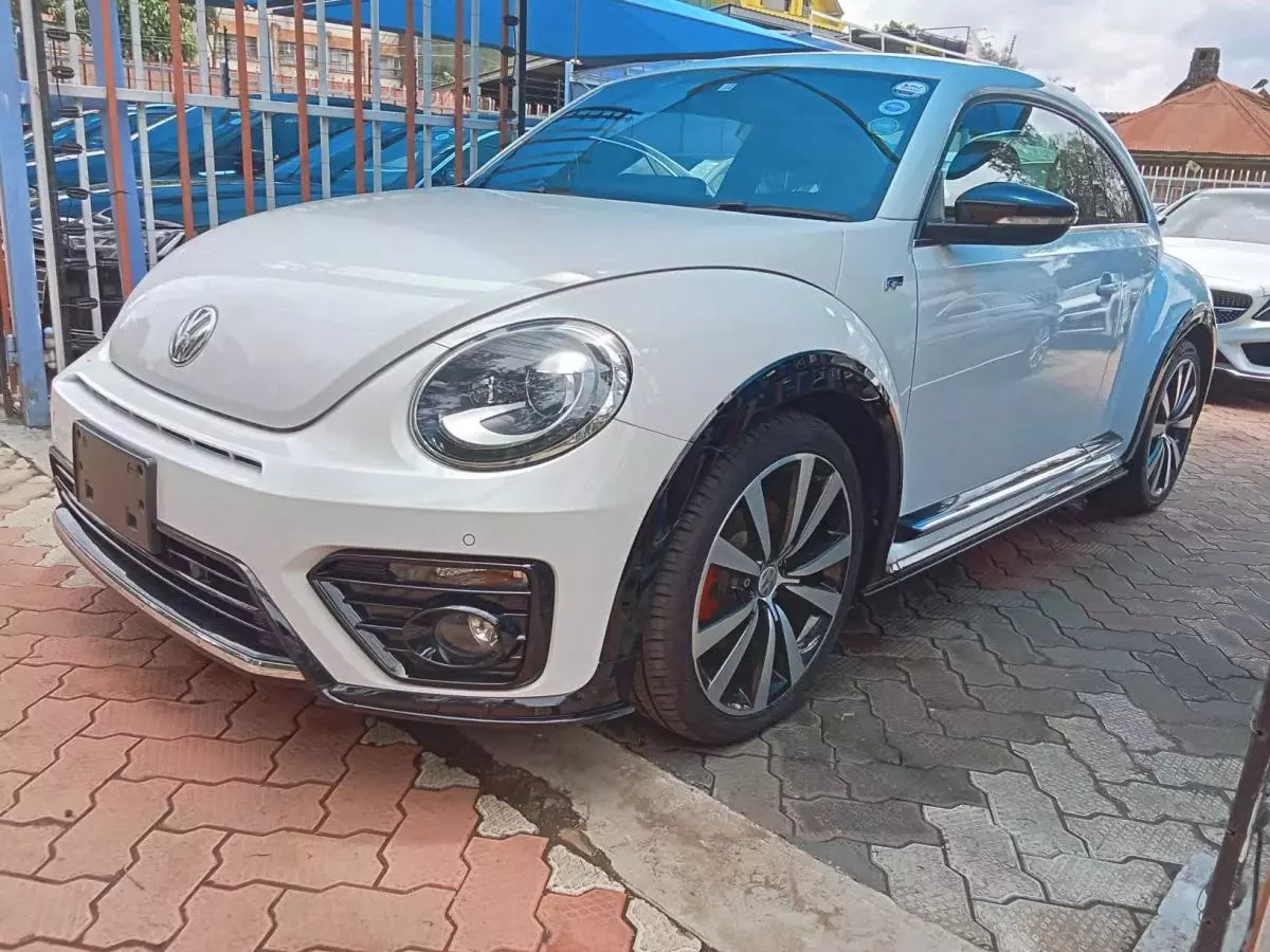 Volkswagen Beetle   - 2017